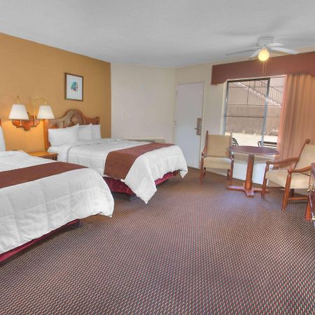 Travelodge Inn & Suites By Wyndham Yucca Valley/Joshua Tree Esterno foto
