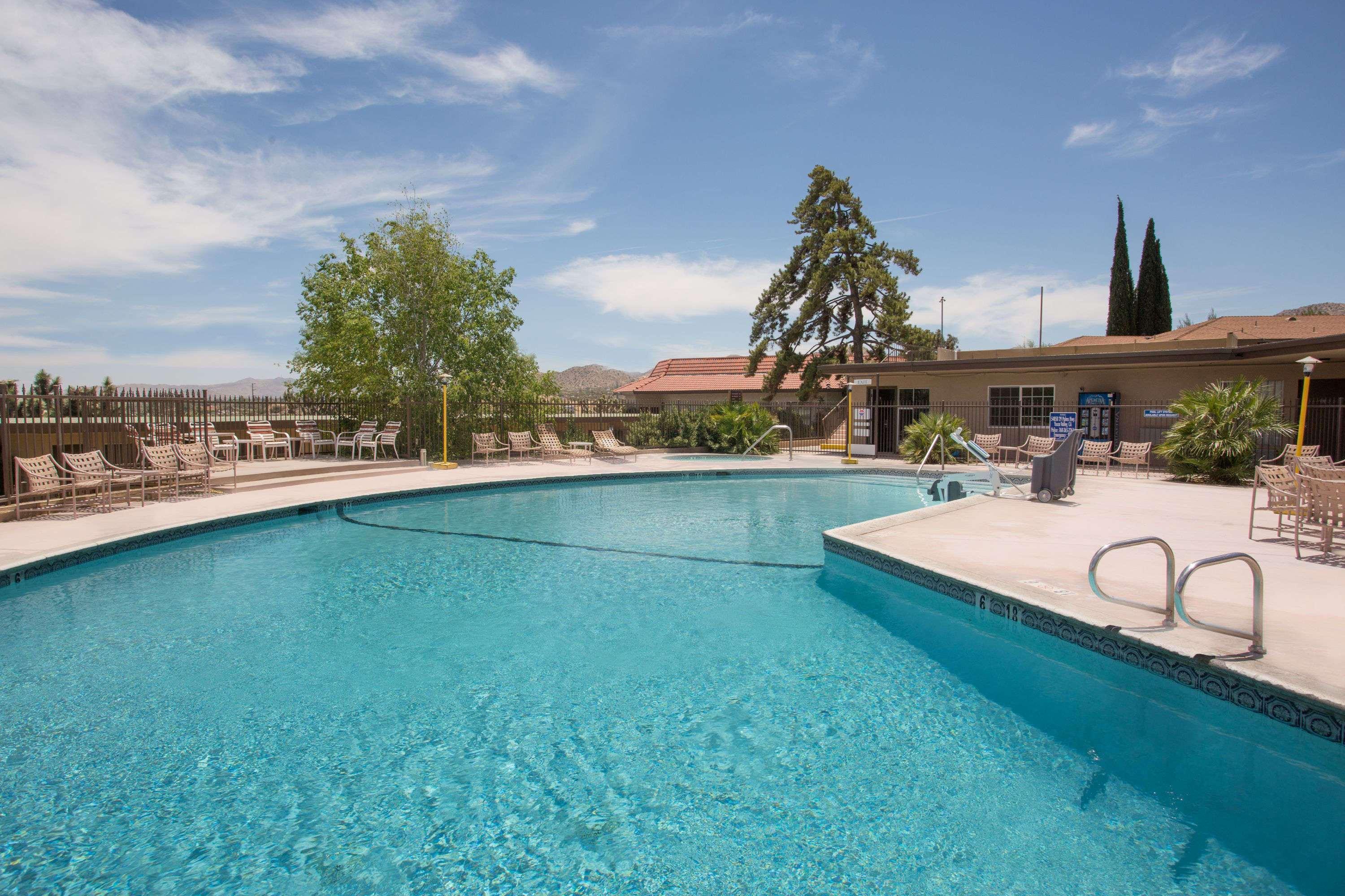 Travelodge Inn & Suites By Wyndham Yucca Valley/Joshua Tree Esterno foto