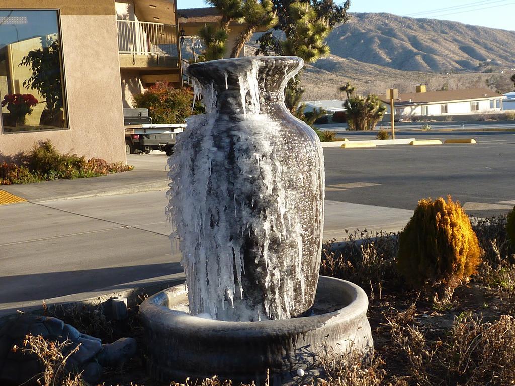 Travelodge Inn & Suites By Wyndham Yucca Valley/Joshua Tree Esterno foto