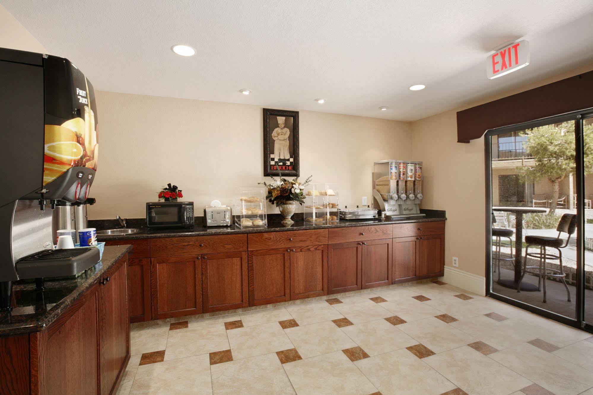 Travelodge Inn & Suites By Wyndham Yucca Valley/Joshua Tree Ristorante foto